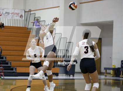 Thumbnail 3 in Grand Saline vs Terrell photogallery.