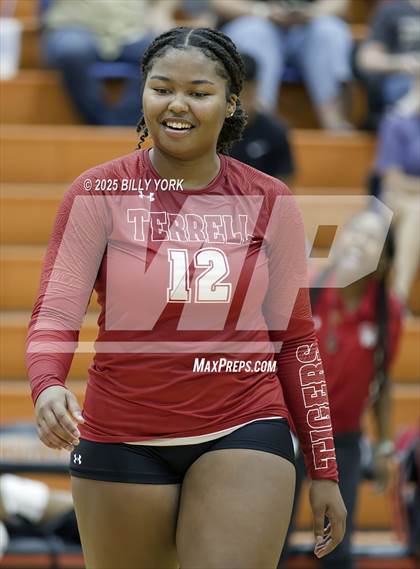 Thumbnail 2 in Grand Saline vs Terrell photogallery.