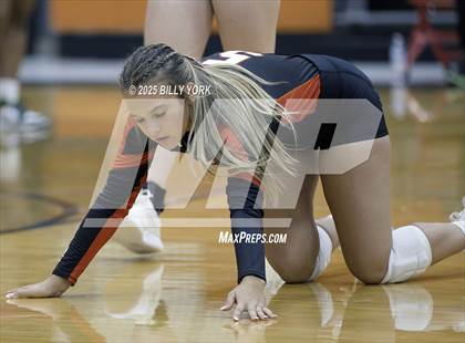 Thumbnail 1 in Grand Saline vs Terrell photogallery.