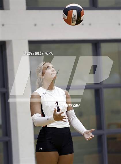 Thumbnail 1 in Grand Saline vs Terrell photogallery.