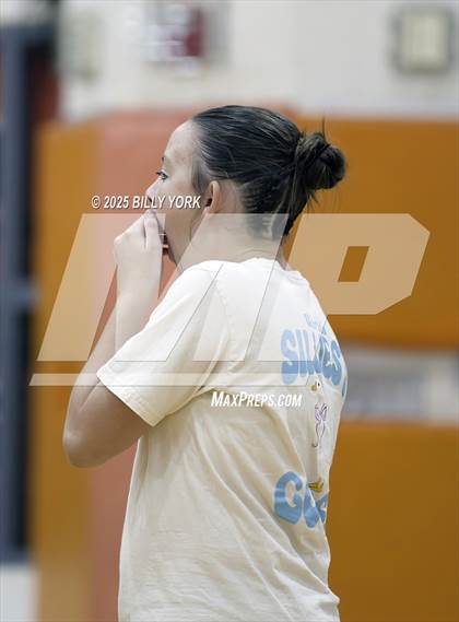 Thumbnail 1 in Grand Saline vs Terrell photogallery.