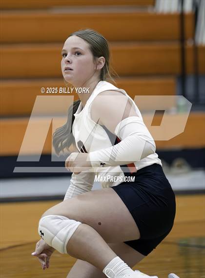 Thumbnail 3 in Grand Saline vs Terrell photogallery.