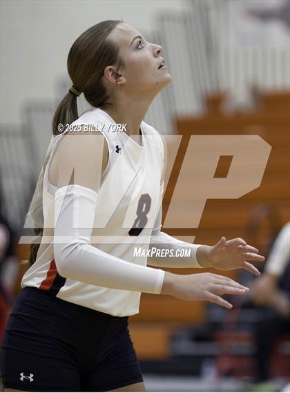 Thumbnail 3 in Grand Saline vs Terrell photogallery.