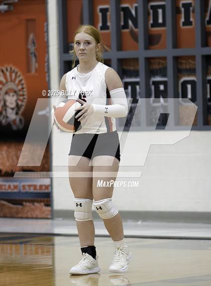 Thumbnail 3 in Grand Saline vs Terrell photogallery.