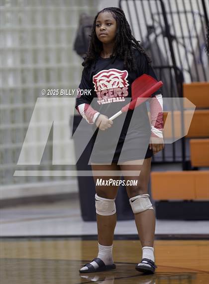 Thumbnail 1 in Grand Saline vs Terrell photogallery.