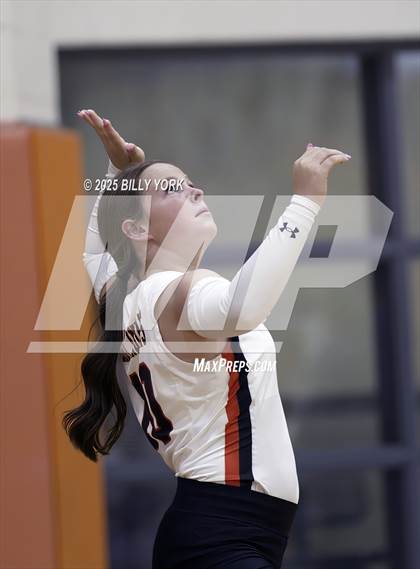 Thumbnail 3 in Grand Saline vs Terrell photogallery.