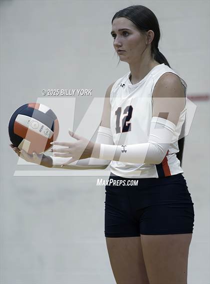 Thumbnail 3 in Grand Saline vs Terrell photogallery.