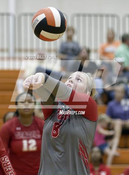 Thumbnail 1 in Grand Saline vs Terrell photogallery.