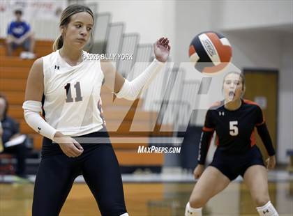 Thumbnail 2 in Grand Saline vs Terrell photogallery.