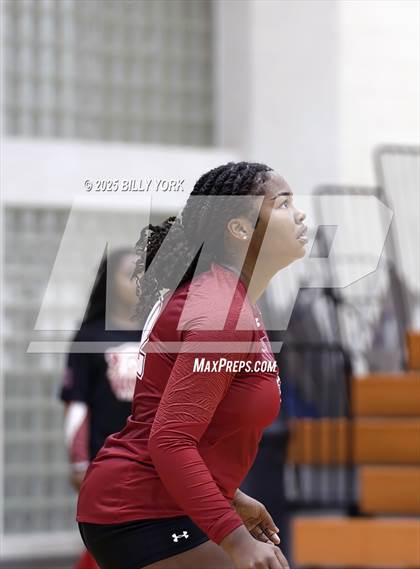Thumbnail 2 in Grand Saline vs Terrell photogallery.