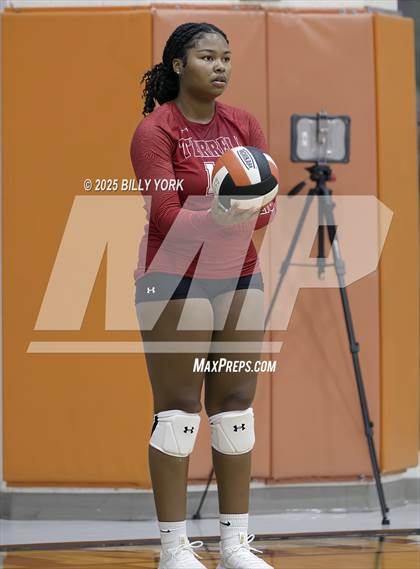 Thumbnail 2 in Grand Saline vs Terrell photogallery.