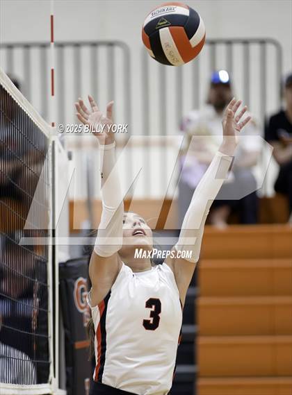 Thumbnail 2 in Grand Saline vs Terrell photogallery.