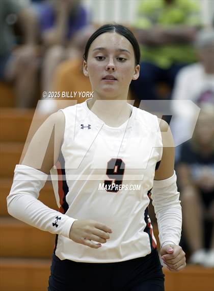 Thumbnail 2 in Grand Saline vs Terrell photogallery.