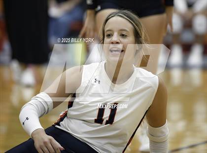 Thumbnail 3 in Grand Saline vs Terrell photogallery.