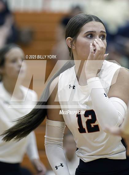 Thumbnail 3 in Grand Saline vs Terrell photogallery.
