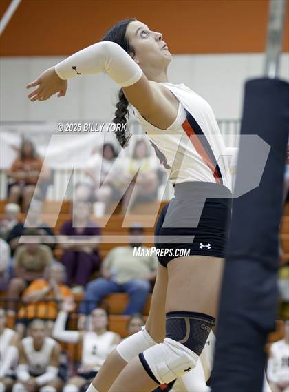 Thumbnail 3 in Grand Saline vs Terrell photogallery.