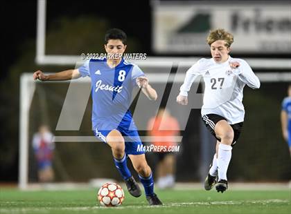 Thumbnail 3 in Dutchtown vs Jesuit (LHSAA Div. 1 Quarterfinals) photogallery.