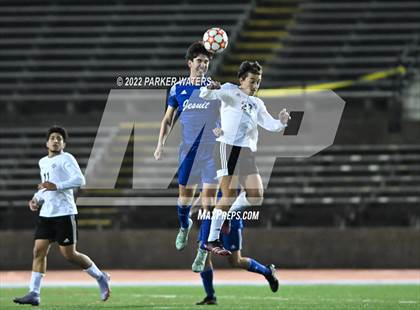 Thumbnail 3 in Dutchtown vs Jesuit (LHSAA Div. 1 Quarterfinals) photogallery.