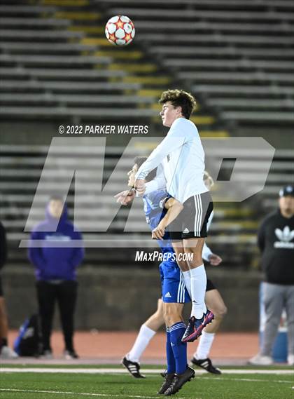 Thumbnail 3 in Dutchtown vs Jesuit (LHSAA Div. 1 Quarterfinals) photogallery.