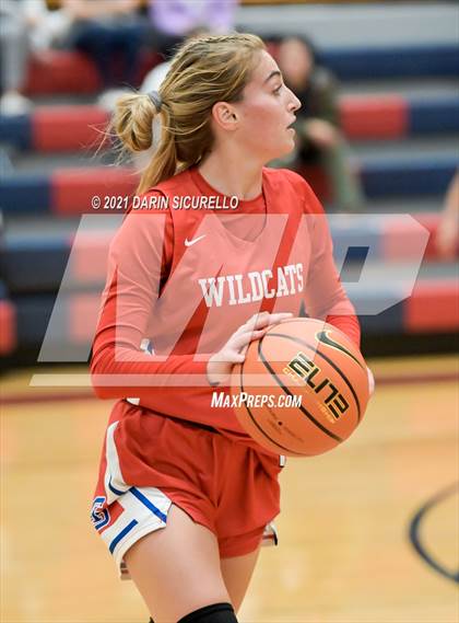 Thumbnail 1 in Hamilton vs. St. Ignatius (Nike Tournament of Champions) photogallery.