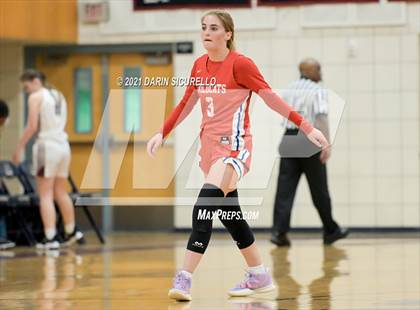 Thumbnail 2 in Hamilton vs. St. Ignatius (Nike Tournament of Champions) photogallery.