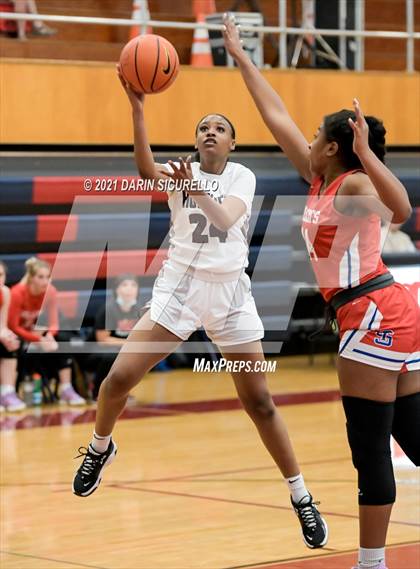 Thumbnail 2 in Hamilton vs. St. Ignatius (Nike Tournament of Champions) photogallery.