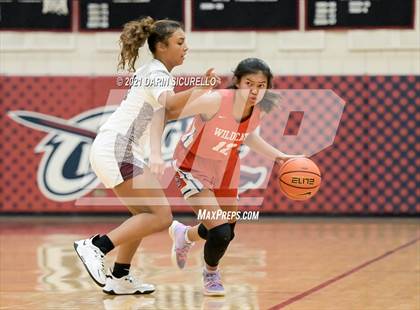 Thumbnail 3 in Hamilton vs. St. Ignatius (Nike Tournament of Champions) photogallery.