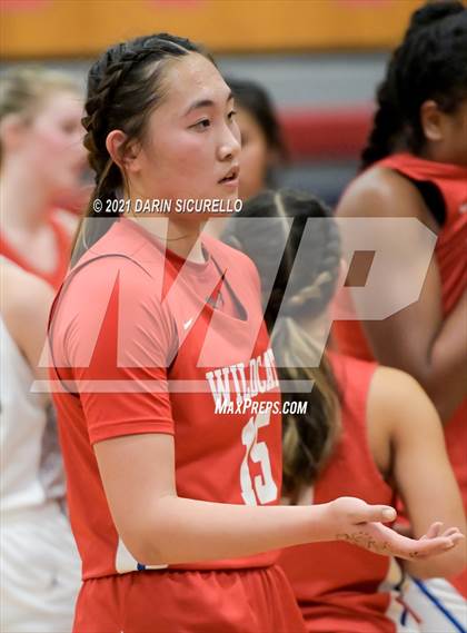 Thumbnail 1 in Hamilton vs. St. Ignatius (Nike Tournament of Champions) photogallery.