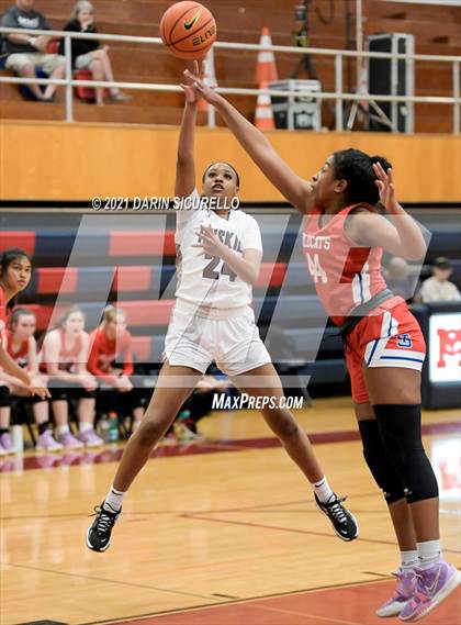 Thumbnail 3 in Hamilton vs. St. Ignatius (Nike Tournament of Champions) photogallery.
