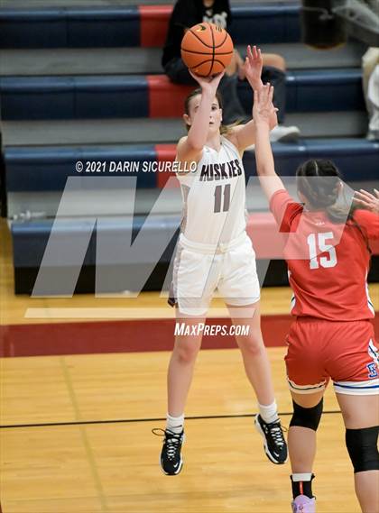 Thumbnail 1 in Hamilton vs. St. Ignatius (Nike Tournament of Champions) photogallery.