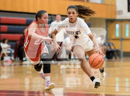 Thumbnail 1 in Hamilton vs. St. Ignatius (Nike Tournament of Champions) photogallery.