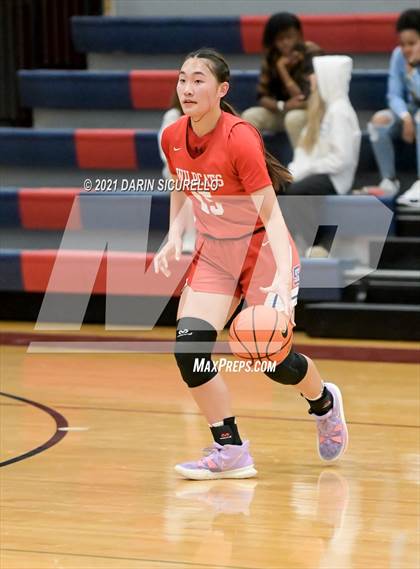 Thumbnail 2 in Hamilton vs. St. Ignatius (Nike Tournament of Champions) photogallery.