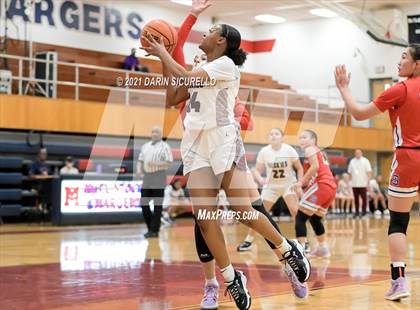 Thumbnail 2 in Hamilton vs. St. Ignatius (Nike Tournament of Champions) photogallery.