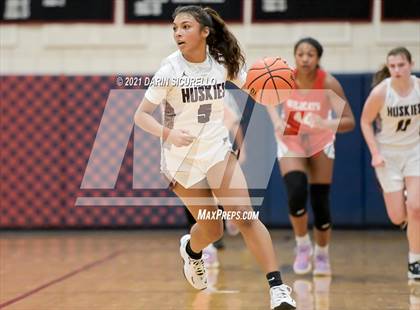 Thumbnail 1 in Hamilton vs. St. Ignatius (Nike Tournament of Champions) photogallery.