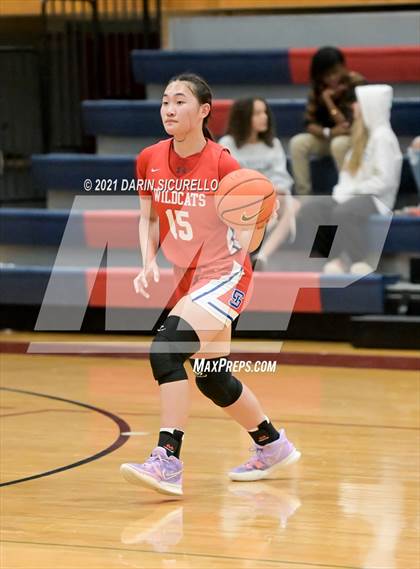 Thumbnail 3 in Hamilton vs. St. Ignatius (Nike Tournament of Champions) photogallery.