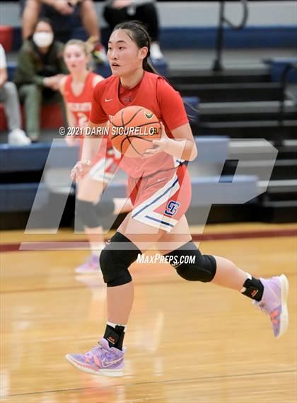 Thumbnail 3 in Hamilton vs. St. Ignatius (Nike Tournament of Champions) photogallery.