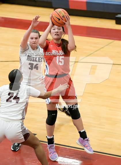 Thumbnail 3 in Hamilton vs. St. Ignatius (Nike Tournament of Champions) photogallery.