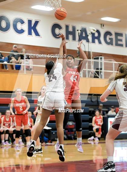 Thumbnail 3 in Hamilton vs. St. Ignatius (Nike Tournament of Champions) photogallery.
