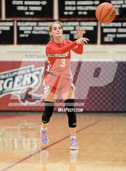 Thumbnail 2 in Hamilton vs. St. Ignatius (Nike Tournament of Champions) photogallery.
