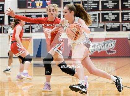 Thumbnail 1 in Hamilton vs. St. Ignatius (Nike Tournament of Champions) photogallery.