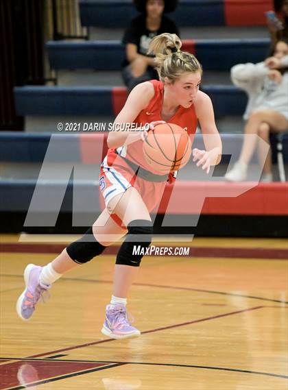 Thumbnail 1 in Hamilton vs. St. Ignatius (Nike Tournament of Champions) photogallery.