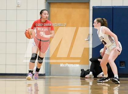 Thumbnail 2 in Hamilton vs. St. Ignatius (Nike Tournament of Champions) photogallery.