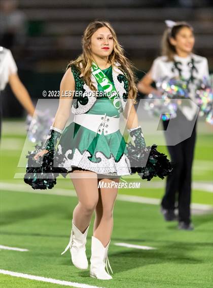 Thumbnail 2 in Marion @ Luling photogallery.