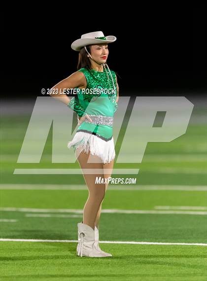 Thumbnail 2 in Marion @ Luling photogallery.