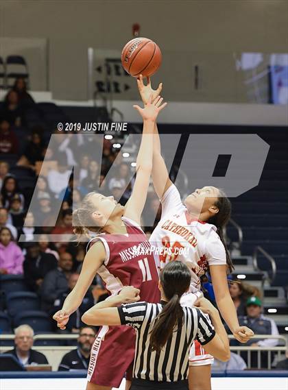 Thumbnail 3 in Mission Hills vs. Cathedral Catholic (CIF SDS Open Final) photogallery.