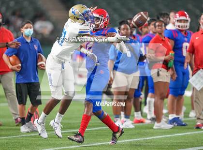 Thumbnail 3 in Sam Houston vs Lakeview Centennial photogallery.