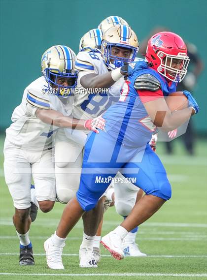 Thumbnail 1 in Sam Houston vs Lakeview Centennial photogallery.
