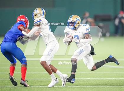 Thumbnail 3 in Sam Houston vs Lakeview Centennial photogallery.