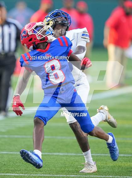 Thumbnail 1 in Sam Houston vs Lakeview Centennial photogallery.