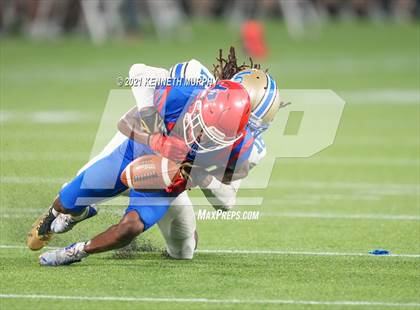 Thumbnail 1 in Sam Houston vs Lakeview Centennial photogallery.